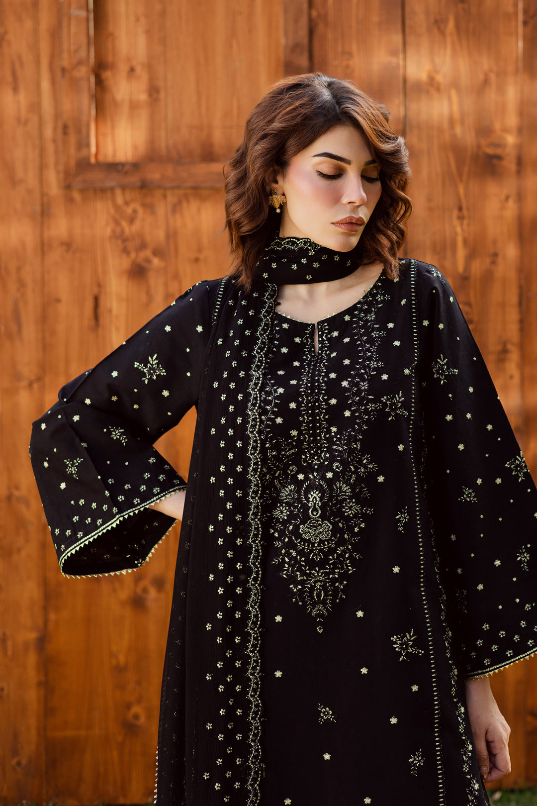 Noor-e-Siyah - 3 PC Embriordered Dress