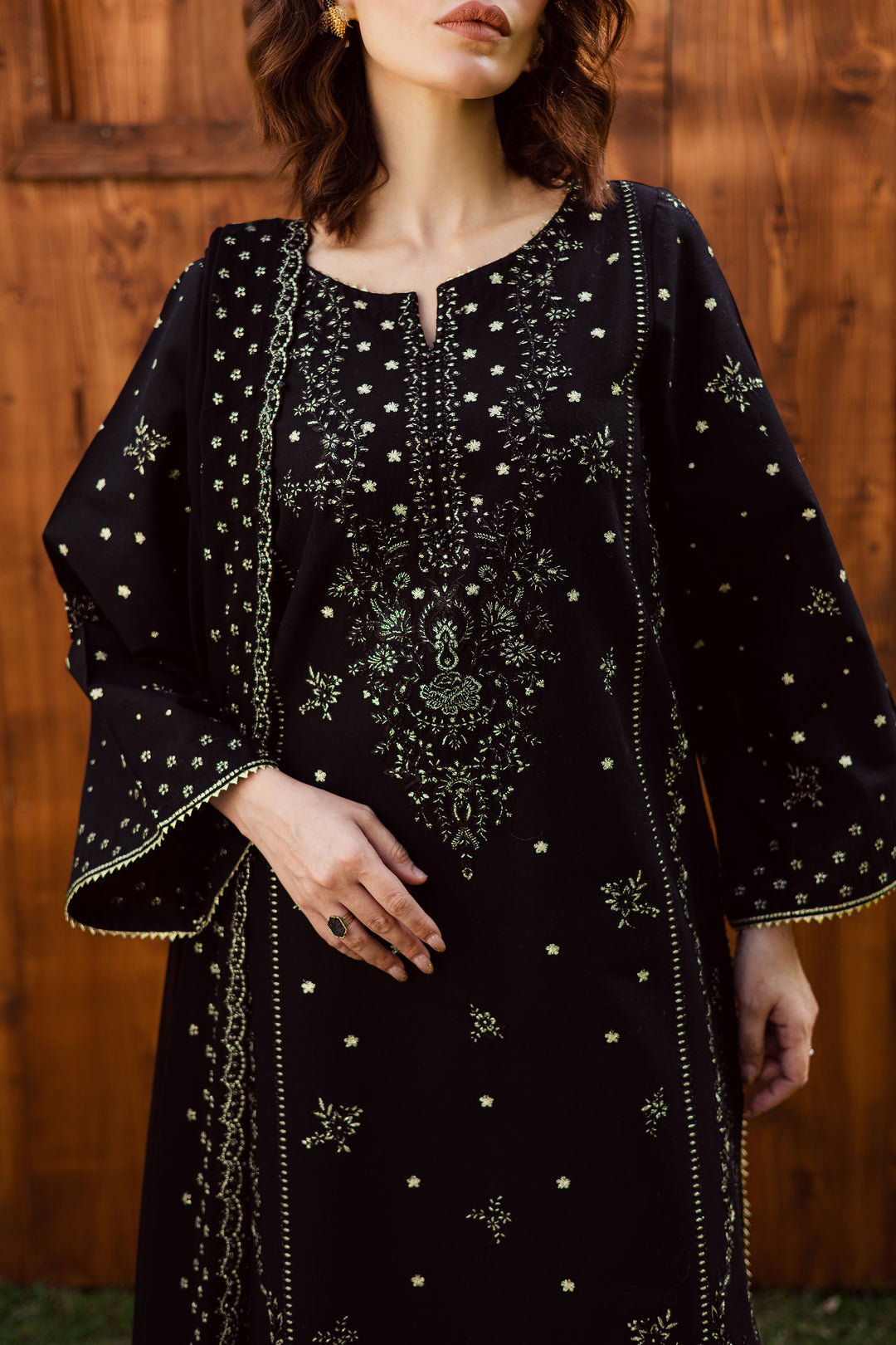 Noor-e-Siyah - 3 PC Embriordered Dress
