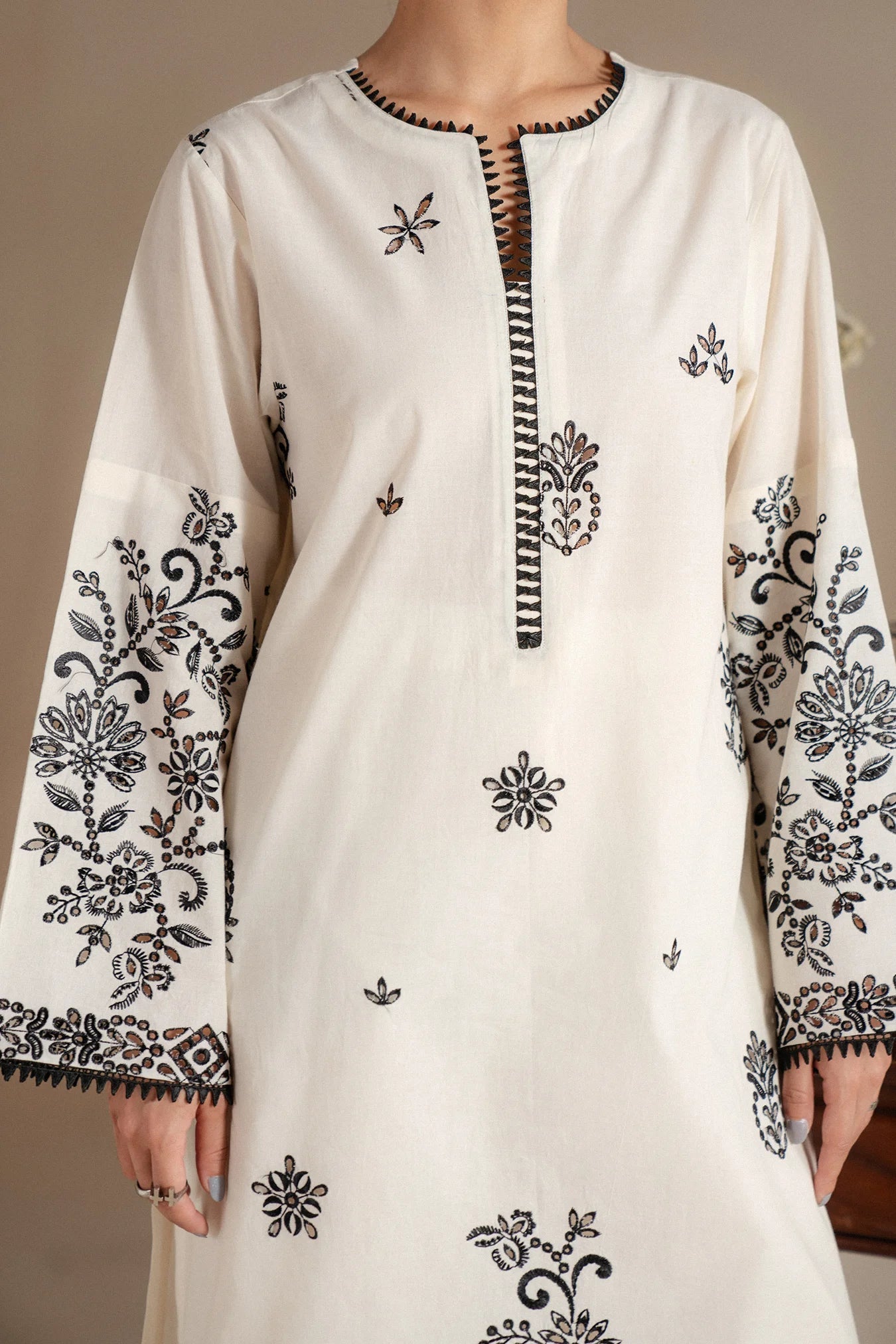 Safaa - 2 PC Embriordered Dress